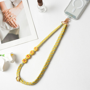 Correa de Teléfono con Flores de Crochet Estilo Boho, Correa de Hombro de Macramé Trenzada Hecha a Mano, Soporte para Logotipo Personalizado - Product Image 4