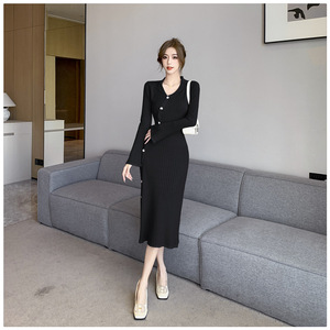 Vestido Largo Elegante de Punto con Cuello en V y Manga Acampanada para Mujer, Ideal para Otoño y Primavera - Product Image 4