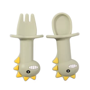 Cuchara de entrenamiento de silicona pequeñ<span class=keywords><strong>a</strong></span> sin BPA certificada, tenedor, cuchara de plástico barata para niños pequeños, diseño de dinosaurio seguro para usar en obsequios - Product Image 6