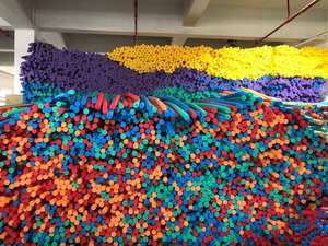 Bande d'étanchéité inférieure <span class=keywords><strong>de</strong></span> <span class=keywords><strong>porte</strong></span> à faible taux <span class=keywords><strong>de</strong></span> déformation à alimentation rapide moulage personnalisé coupe portes <span class=keywords><strong>en</strong></span> <span class=keywords><strong>verre</strong></span> <span class=keywords><strong>porte</strong></span> <span class=keywords><strong>de</strong></span> garage bande d'étanchéité inférieure - Product Image 3