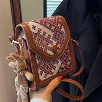 Sac bandoulière carré en nylon premium pour femme, nouveau style 2026, avec fermeture éclair centrale