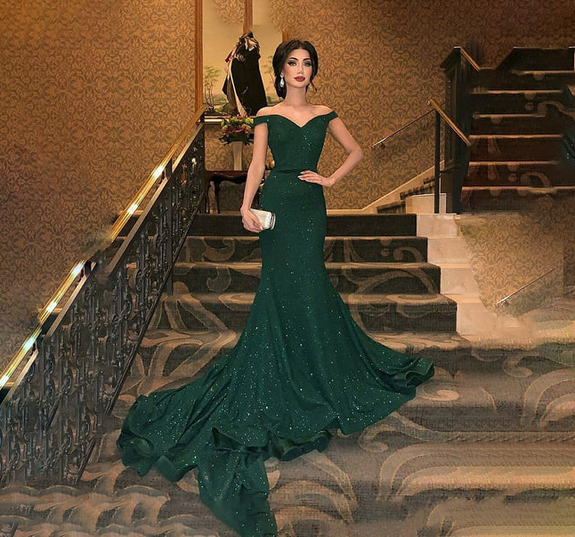 Vestidos elegantes de color verde jade: soluciones versátiles y