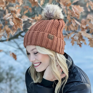 <span class=keywords><strong>Bonnet</strong></span> tricoté chaud pour femmes d'automne et d'hiver avec boule de fourrure pour <span class=keywords><strong>Amazon</strong></span> Bonnets de style de rue européens et américains Chapeau d'hiver - Product Image 3