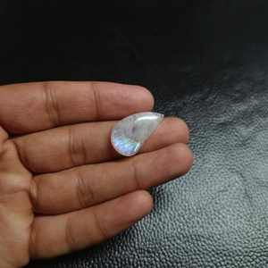 Pierre de Lune Arc-en-ciel Naturelle Cabochon 5.06 Carats 25x14mm Pierre Précieuse Non Montée Certifiée Qualité Excellente Fournisseur en Gros - Product Image 2