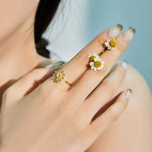 Anillo Giratorio Antiestrés Dylam para Mujer, Plata S925, Rodio, Chapado en Oro de 18K, Circonita Cúbica 5A, Forma de Girasol - Product Image 6