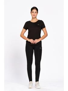 T-shirt de sport noir uni en polyester pour femme Munns & Mars, col rond, coupe athlétique, design activewear pour la salle de sport et l'entraînement - Product Image 1