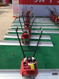 Macchina per il tappeto erboso a piedi, trapiantatore di tappeto erboso, macchina per la laminazione di prato - Product Image 4