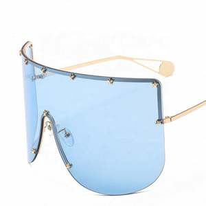 Gafas de Sol de Lujo con Montura Media y Remaches Degradados, Gafas de Sol Grandes para Mujer, Protección UV400, Gafas de Sol Metálicas Extra Grandes para Mujer 2021 - Product Image 2