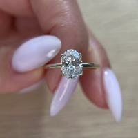 Bague de fiançailles en or massif 14K/18K avec diamant de laboratoire 2 carats ovale, sertie quatre griffes, style panier à pétales, bande unie, certifiée IGI CVD/HPHT, personnalisable