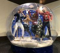 Château gonflable commercial avec décoration de neige, trampoline, tente bulle transparente en forme d'igloo pour fête d'enfants