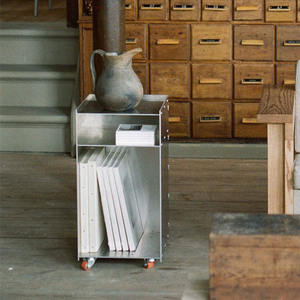 שולחן צד נייד מאלומיניום רב תכליתי, קל להזזה, ריהוט לצד המיטה, שולחן צד מתגלגל, שולחן עבודה קטן נייד, התאמה אישית לפי הזמנה (OEM) - Product Image 2