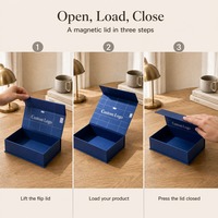 Kotak Hadiah Lipat Magnetik Biru Royal Custom Made dengan Cetakan di Tutup Bagian Dalam, Garis Kotak Putih dan Cetakan Panel Persegi untuk Hadiah Bermerek