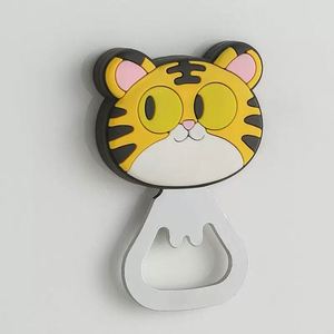 Ouvre-bouteille en PVC souple 3D avec logo personnalisé, cadeau de fête - Product Image 2