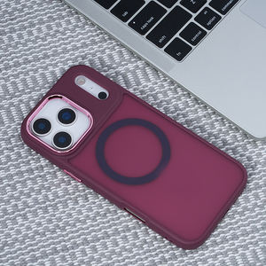 Étui de protection magnétique fin, antichoc et étanche en TPU+PC avec finition mate givrée pour la série 17, compatible avec la recharge sans fil - Product Image 4