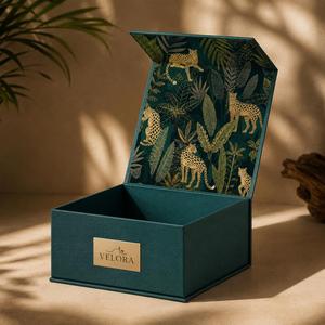 Caja de Regalo Plegable Magnética de Cartón Rígido con Logotipo Impreso DHP, Color Borgoña, Grande y de Lujo - Product Image 1