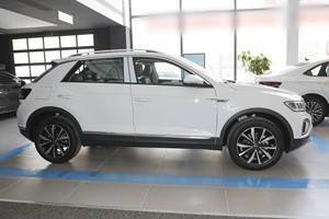VW <span class=keywords><strong>T</strong></span>-<span class=keywords><strong>Roc</strong></span> 2025 de segunda mano, SUV de 5 asientos, gasolina 1.4T, volante a la izquierda, deportivo, en venta. - Product Image 6