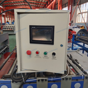 เครื่องตัดแผ่นโลหะไฮดรอลิกแบบควบคุมด้วย PLC สำหรับตัดแผ่นเหล็กในสายการผลิตหลังคาโรลฟอร์ม - Product Image 5