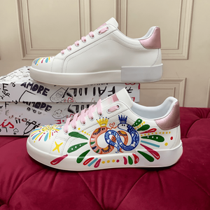 เทรนด์แฟชั่นสำหรับผู้ชายและผู้หญิงของโดลเชส ลายกราฟฟิตีสัตว์หลากสีสัน ผ้าทอแบบแบน ตาข่าย ใส่ได้ทุกวัน รองเท้าลำลองแบบสวม Gabbna - Product Image 2