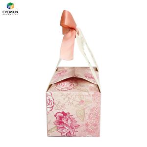 Caja de regalo plegable floral Rosa impresa personalizada de gama alta con asa y cierre de cinta para embalaje de recuerdo de boda de fiesta romántica - Product Image 6