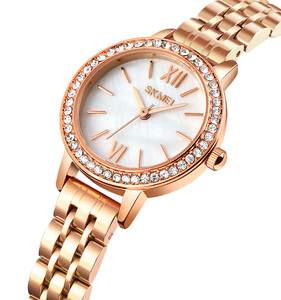Nueva llegada azul del reloj Skmei 1711 <span class=keywords><strong>la</strong></span> venta al por mayor diseñador <span class=keywords><strong>de</strong></span> moda dama reloj <span class=keywords><strong>de</strong></span> mujer reloj <span class=keywords><strong>de</strong></span> pulsera <span class=keywords><strong>de</strong></span> acero inoxidable <span class=keywords><strong>de</strong></span> cuarzo Correa - Product Image 1