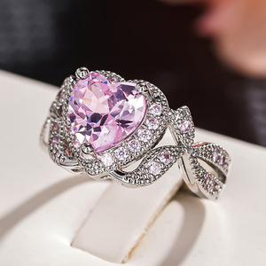 Anello con Fiocco a Cuore Rosa Dolce per Donne, Gioiello da Dito alla Moda - Product Image 1