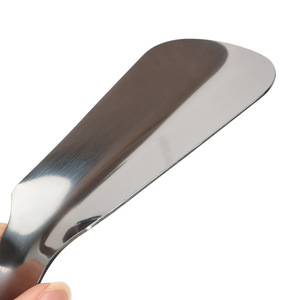 Cuchara para zapatos de metal Yingte de 16 cm, estilo corto para facilitar el calzado - Product Image 1