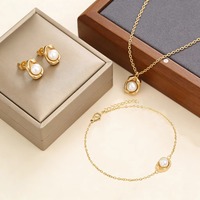 Ensemble de bijoux pour femmes en acier inoxydable plaqué or 18 carats, élégant, imitation perle ronde, collier avec pendentif, boucles d'oreilles, bracelet