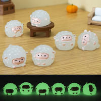 Figurines de moutons miniatures en résine en gros, ornements artisanaux de moutons de dessin animé assortis pour la décoration de micro-paysages de jardin et de maison, animaux en résine