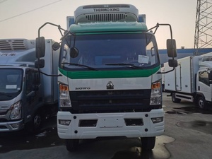 Camion frigorifique SINOTRUK HOWO 4X4, capacité de 4 à 7 tonnes - Product Image 5