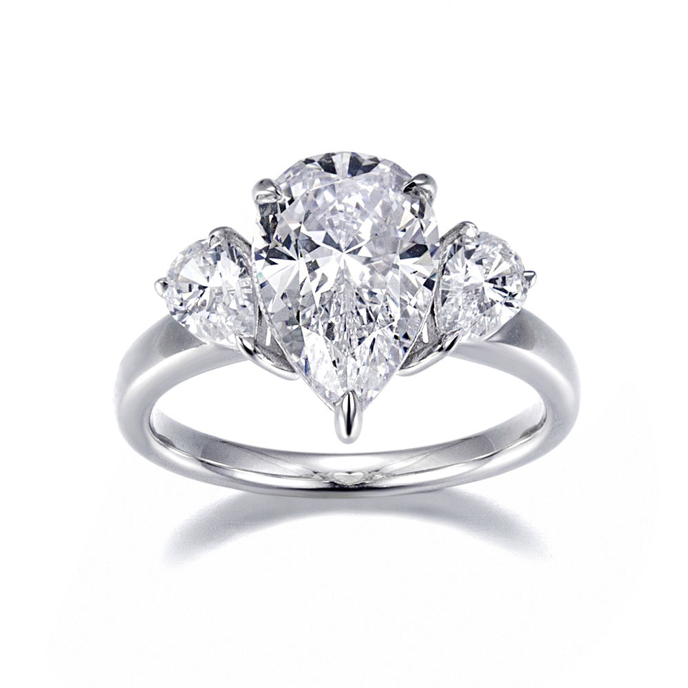 แหวนมอยซาไนต์ทองคำขาว 18k