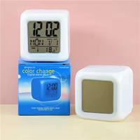 Jam Alarm Elektronik Persegi Modern Bertenaga Baterai Plastik DIY Kosong untuk Sublimasi LED 7 Warna Digital Cetak Empat Sisi