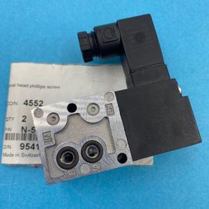 Válvula Solenoide Neumática Mac N-7557-019 24Vdc 5.4 Watts para Uso Industrial - Product Image 2