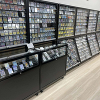 Présentoir Métallique Personnalisé sur Pied pour Cartes à Collectionner TCG, Vitrine pour Cartes Gradées, Étagères Gondoles pour Magasins de Détail et Cartes Sportives
