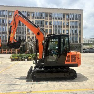 Excavatrice sur chenilles JG40L de 4 tonnes utilisée pour la régénération urbaine et le développement d'espaces verts durables - Product Image 5