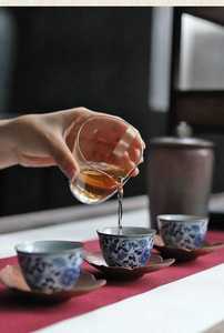 नीले और सफेद चीनी मिट्टी के बरतन प्याली मास्टर कप छोटे सिरेमिक व्यक्तिगत कप विंटेज कुंग फू चाय कप उपहार बॉक्स - Product Image 3