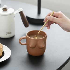 <span class=keywords><strong>Taza</strong></span> <span class=keywords><strong>de</strong></span> Café Creativa <span class=keywords><strong>de</strong></span> Cerámica <span class=keywords><strong>de</strong></span> 300 ml con <span class=keywords><strong>Forma</strong></span> <span class=keywords><strong>de</strong></span> Cuerpo Femenino, <span class=keywords><strong>Taza</strong></span> Divertida con <span class=keywords><strong>Forma</strong></span> <span class=keywords><strong>de</strong></span> Senos, Decoración Nórdica para el Hogar, <span class=keywords><strong>Taza</strong></span> para Agua o Té - Product Image 3