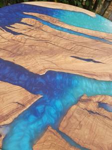 Tables en résine et en bois, design unique fait à la main, combinant du bois massif et de la résine, durables, de haute qualité, parfaites pour le salon - Product Image 5