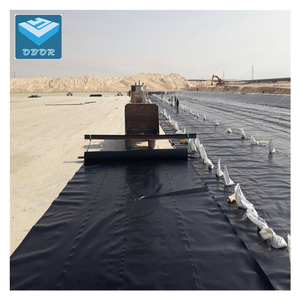 Géomembrane HDPE texturée noire de 1.0mm <span class=keywords><strong>pour</strong></span> la couverture quotidienne des décharges et la gestion temporaire des eaux pluviales - Product Image 4