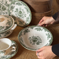 Service de table en céramique verte vintage française, décoratif, élégant, avec des motifs floraux, assiette à dîner en céramique