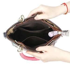 Sac à main AndoBag en cuir véritable pour le travail et les trajets quotidiens, sac seau coloré à motifs patchwork, bandoulière réglable, 1885 - Product Image 5