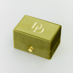 Portagioie personalizzato in velluto di seta verde Vintage di lusso due rotoli di velluto all'interno di proposte di velluto scatola per fedi nuziali per 2 anelli - Product Image 4
