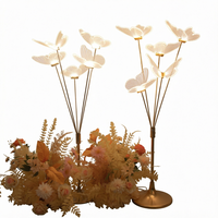 Grand support floral métallique pour mariage avec éclairage LED et décoration de piliers