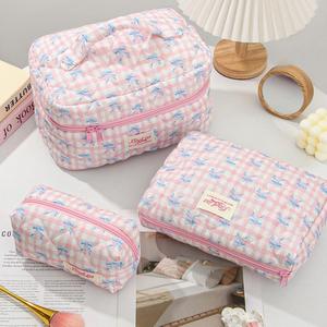 Bolsa de Cosméticos Acolchada con Estampado Floral Francés, Personalizada y al por Mayor, Bolsa de Viaje de Gran Capacidad, Bolsa de Maquillaje para Mujer - Product Image 3