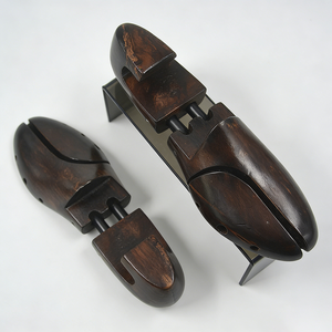 Держатели для обуви из массива дерева (бук) для женской обуви, регулируемые, с возможностью нанесения логотипа - Product Image 3