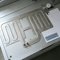 Plaque de refroidissement liquide en aluminium brasé sous vide sur mesure pour système de gestion thermique de véhicules à énergie nouvelle