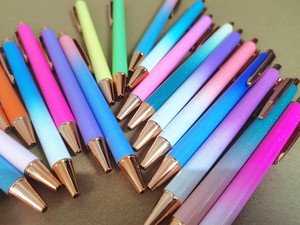 ปากกาลูกลื่นโลหะคริสตัลสีรุ้งวิบวับ สวยงาม น่ารัก ดูดี มีสัมผัสหนัก - Product Image 6