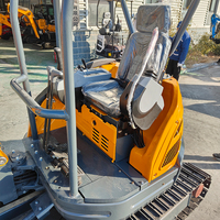 Excavatrice hydraulique compacte de 2,5 tonnes |   Mini pelle certifiée EPA et CE |   Mini-excavatrice polyvalente prête à l'emploi