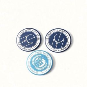 เครื่องทำป้ายเข็มกลัดการ์ตูนแบบกำหนดเองขายส่งจากโรงงาน - Product Image 1
