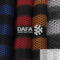 Tela de Malla 3D Transpirable 100% Poliéster para Fundas de Asiento, Rojo y Negro, Peso Medio