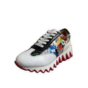 Chaussures de course tendance européennes 2026 CL pour hommes et femmes, à plateforme requin, semelles ondulées évidées, amortissantes et antidérapantes - Product Image 1